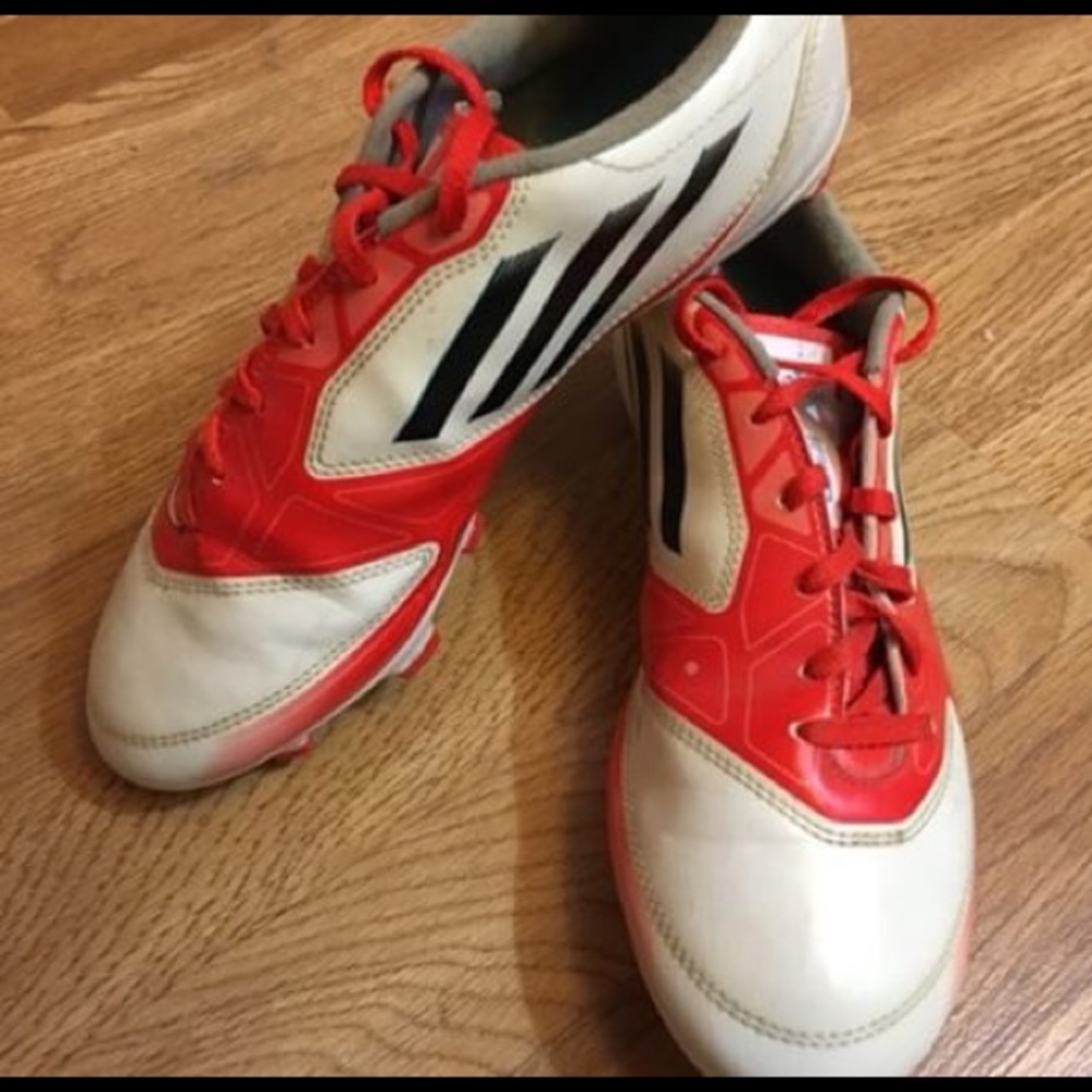 Soccer cleats